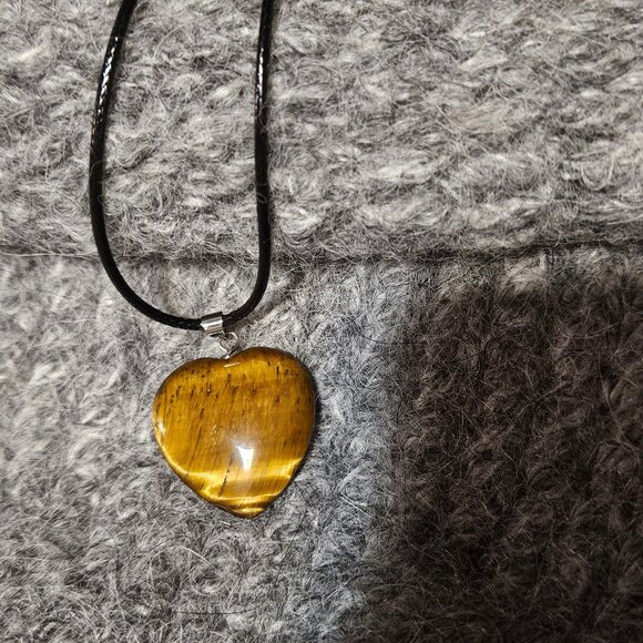 NWOT, golden tiger eye, heart gemstone pendant, hand made, artisan crafted - Picture 2 of 3
